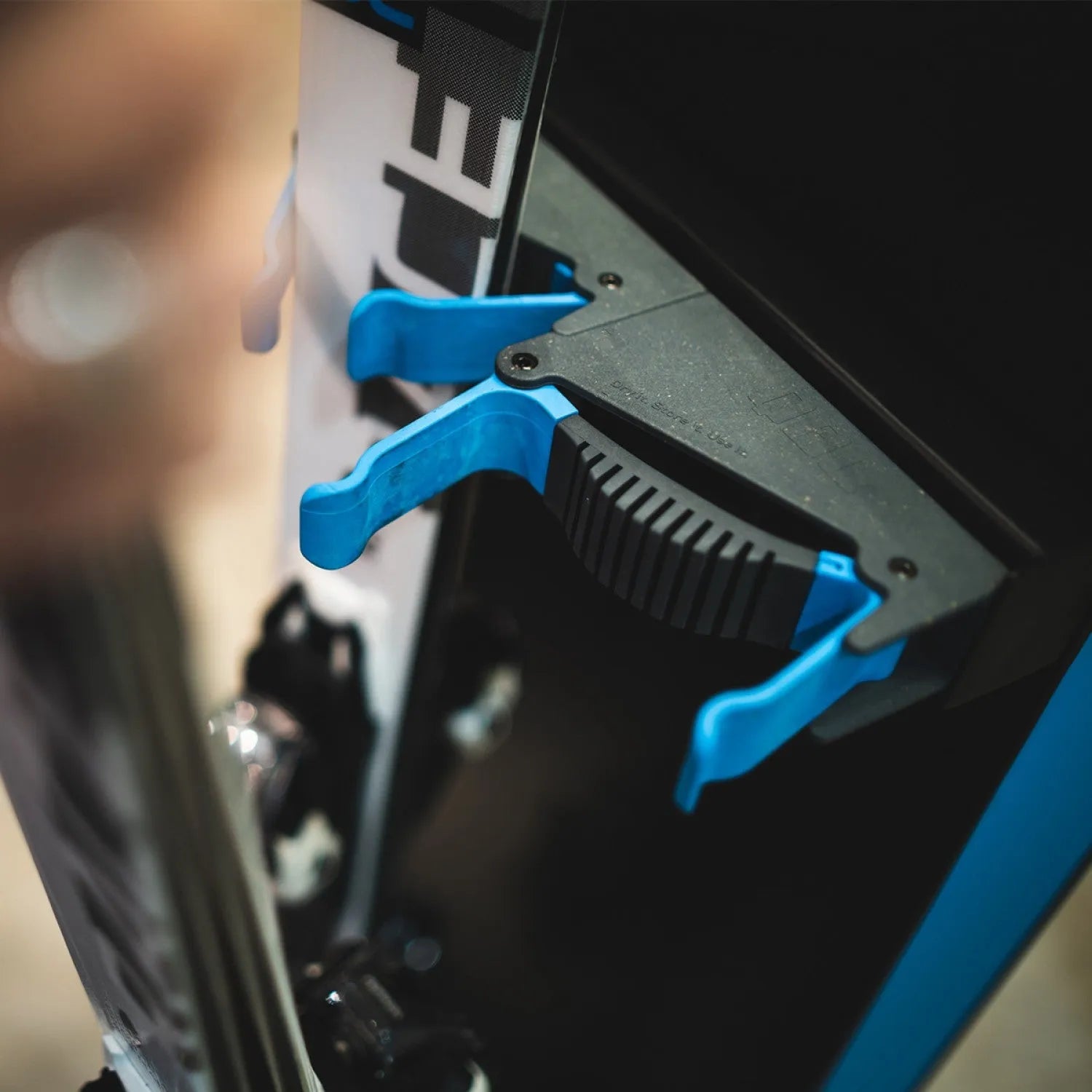 CliQ 1 Pair Ski Holder - FOREMAN® Products