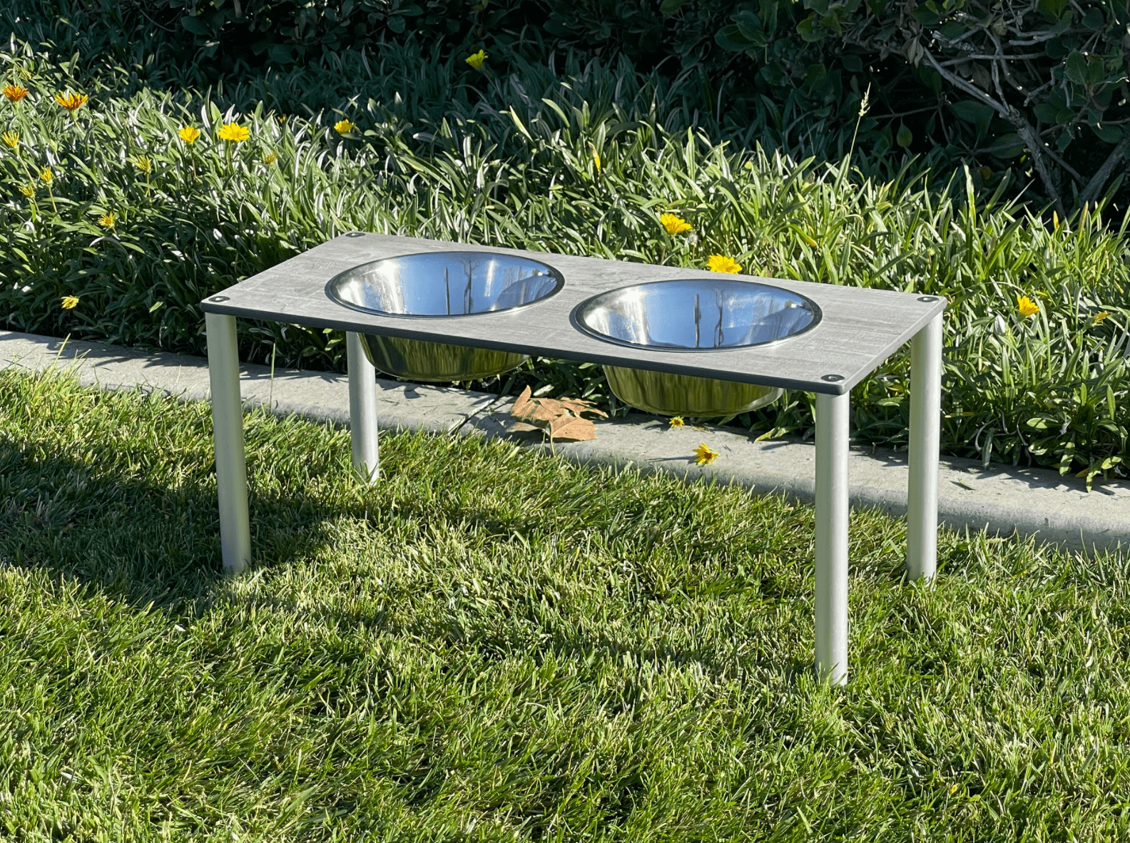 FOREMAN® Elevated Dog Bowl Set | Outdoor Rated - FOREMAN® Products